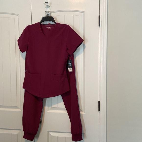 Nurse Scrub Set - Picture 11 of 11